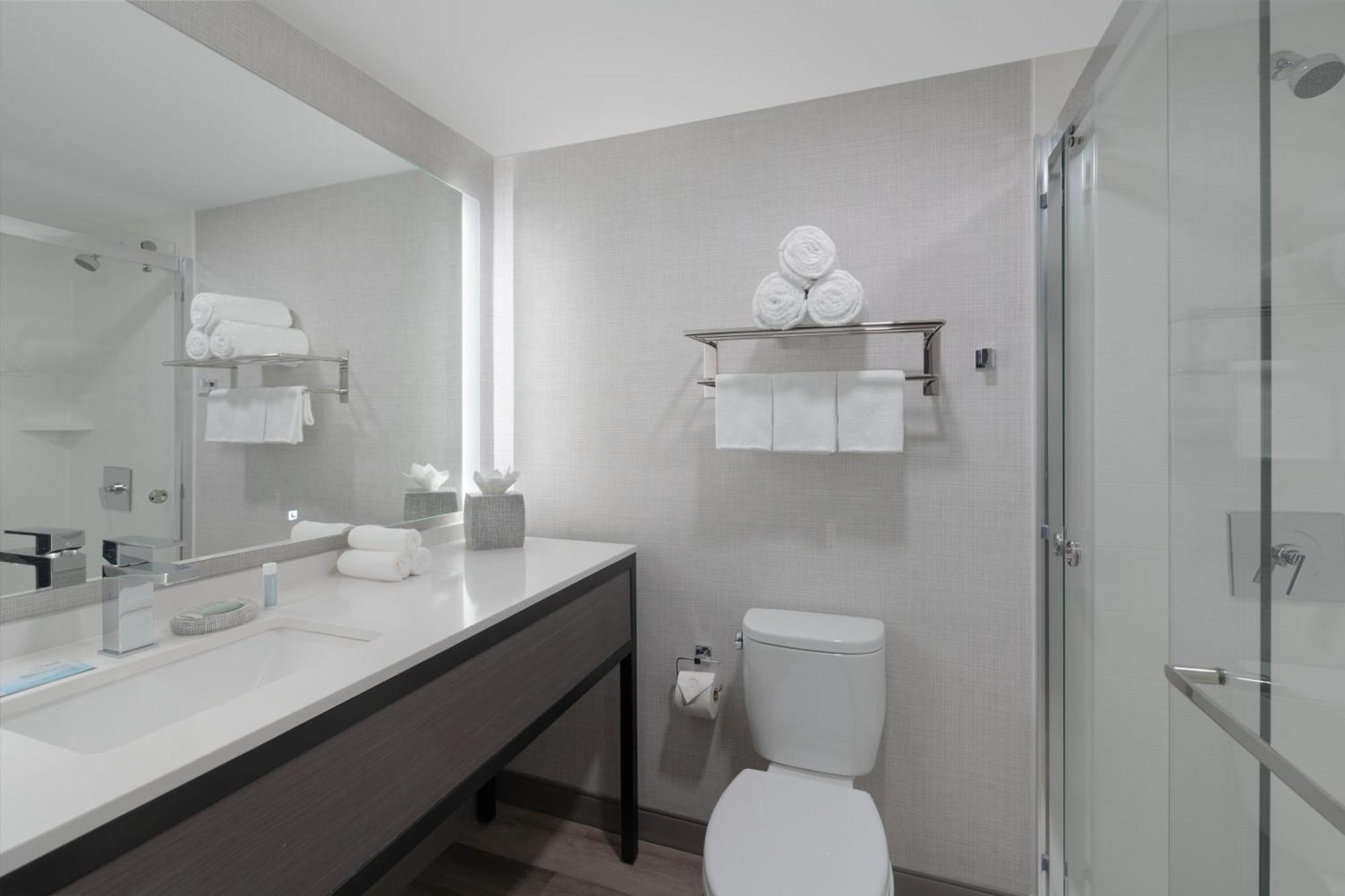 Fairfield By Marriott & Hotel 2*