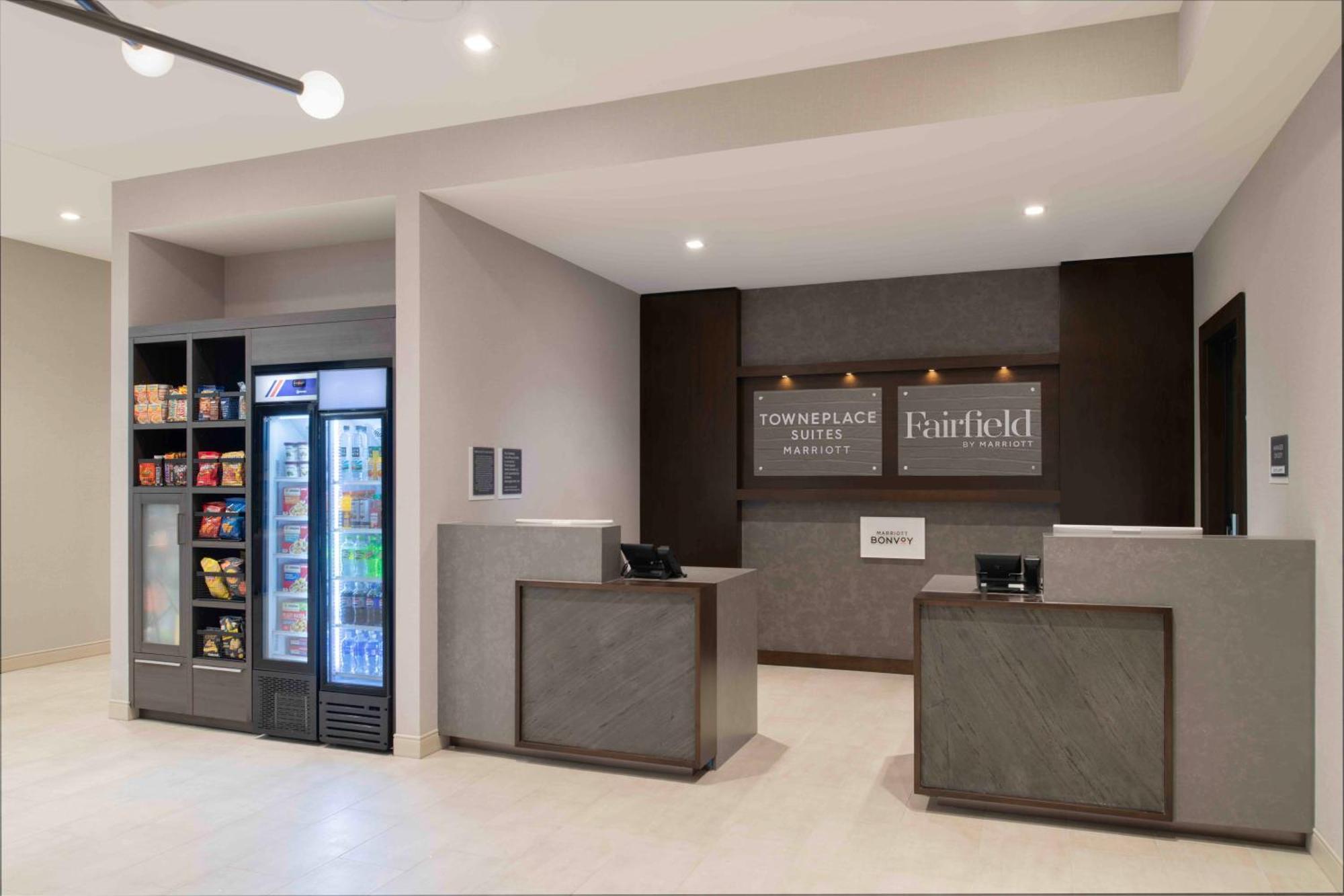 Hotel Fairfield By Marriott & 2*